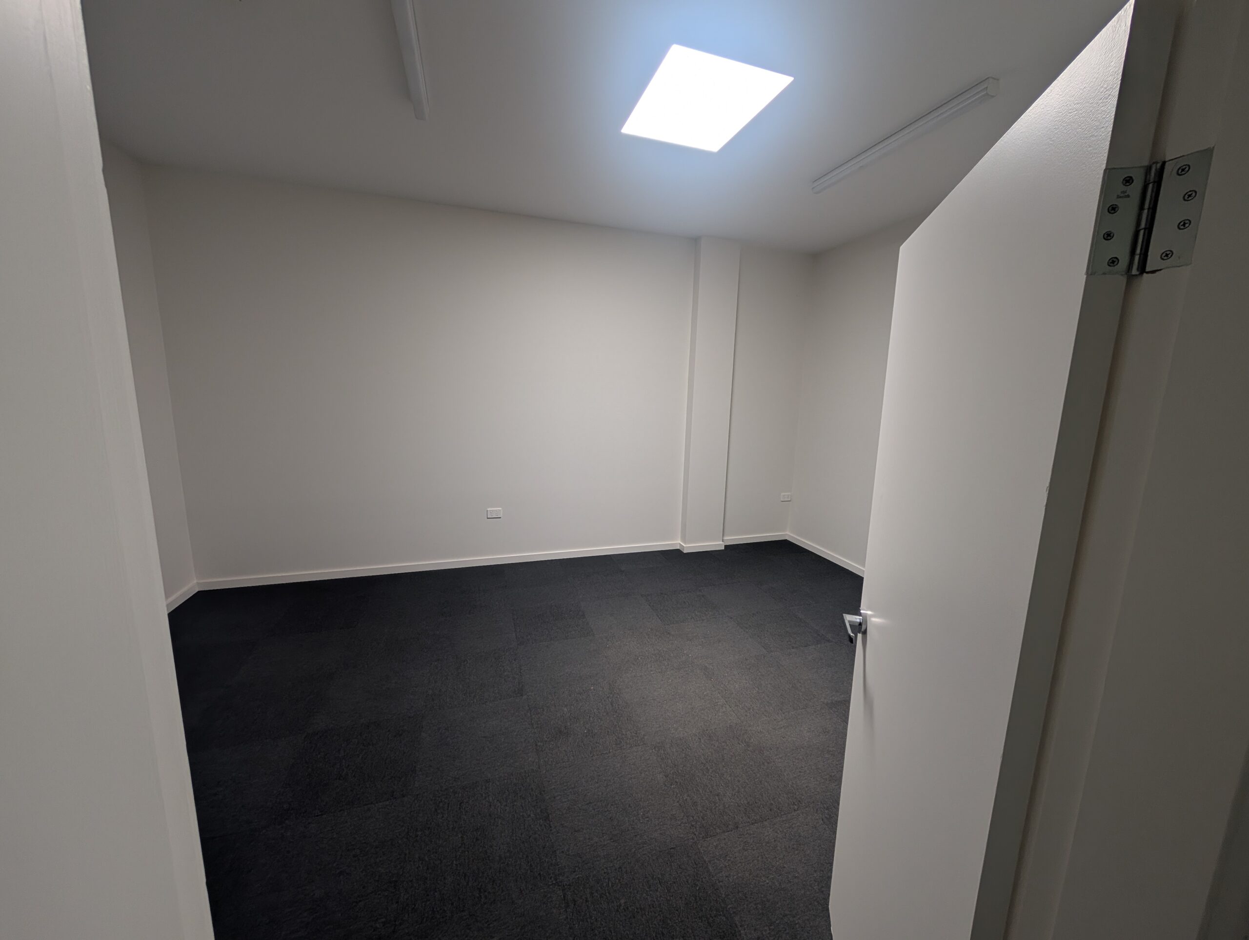 PXL_20251202_015041612